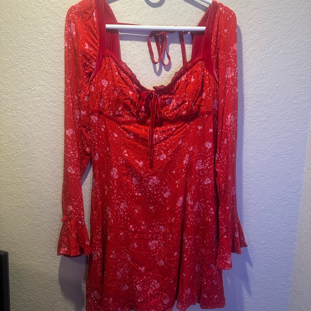 Free People NWT Tess Mini Red Floral Long Sleeve Dress Size Medium - Picture 3 of 9